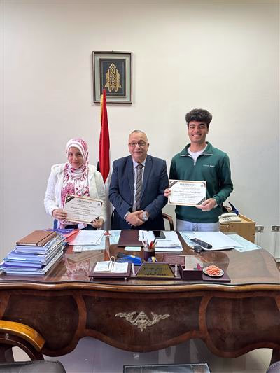 خريجي القسم 